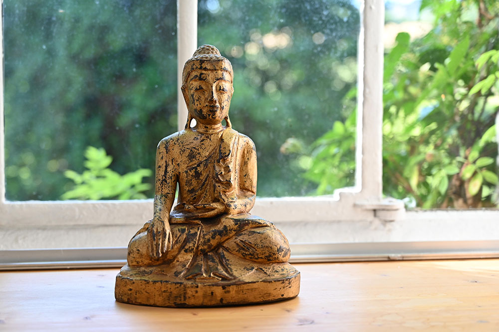 yoga-touch-buddha-fenster